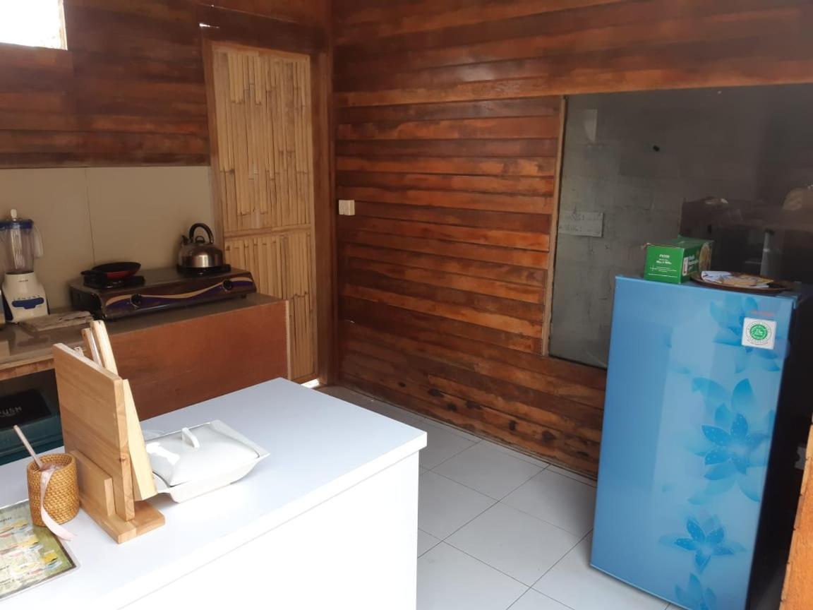 Kakiang Homestay Nusa Lembongan  Exterior photo